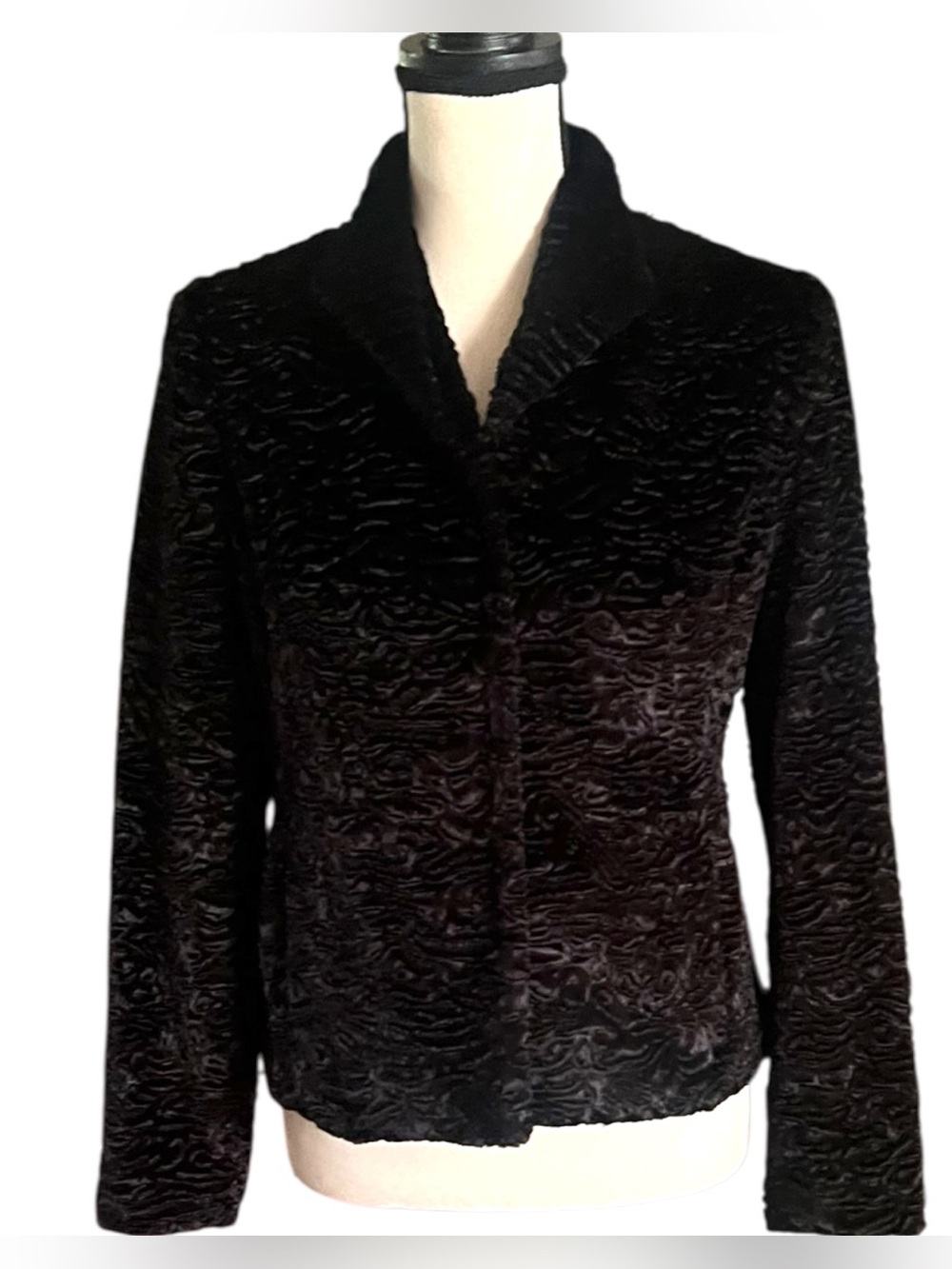 Kate Hill Black Curly Lamb style fur snap front jacket. SZ. 8P